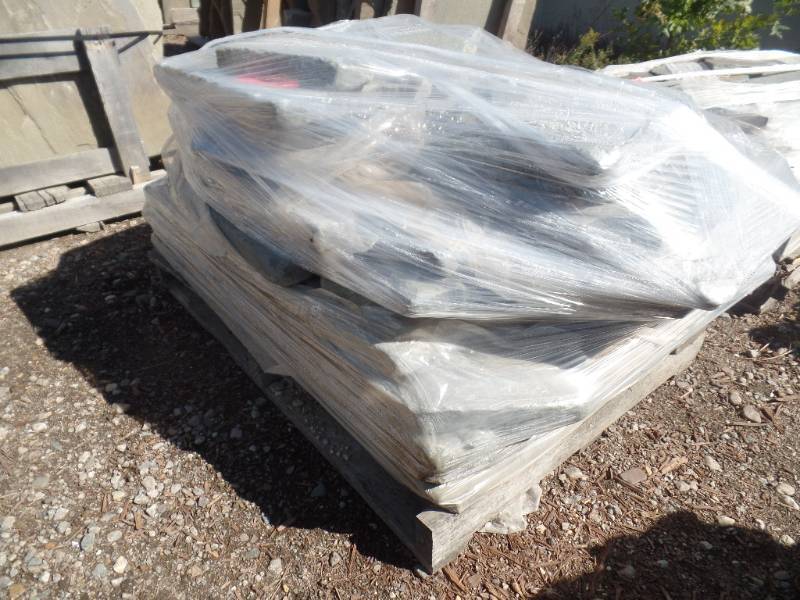 lot 48 image: BLUESTONE 2 Tumbled Wall stone