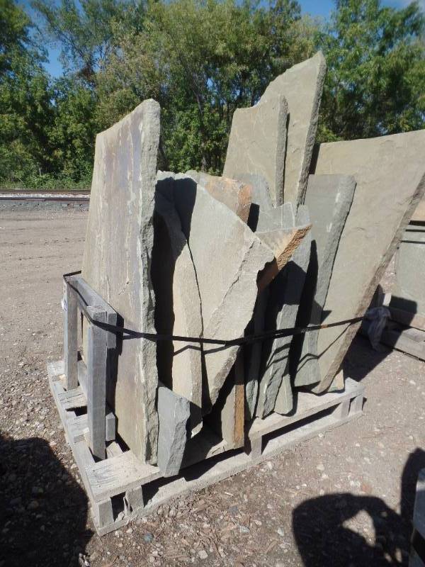 lot 51 image: BLUESTONE Irregular Stand Up Flagstone