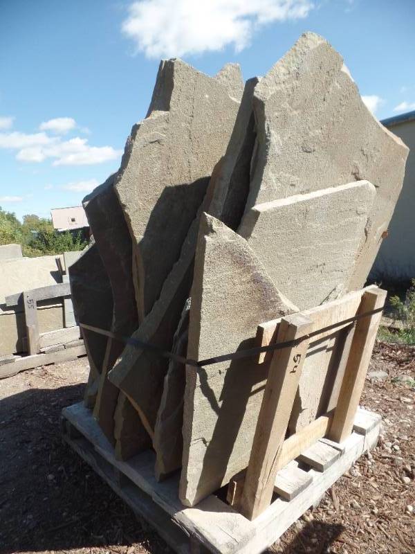 lot 54 image: BLUESTONE Irregular Stand Up Flagstone