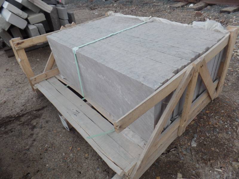 lot 72 image: Cocoa Sandstone Treads    