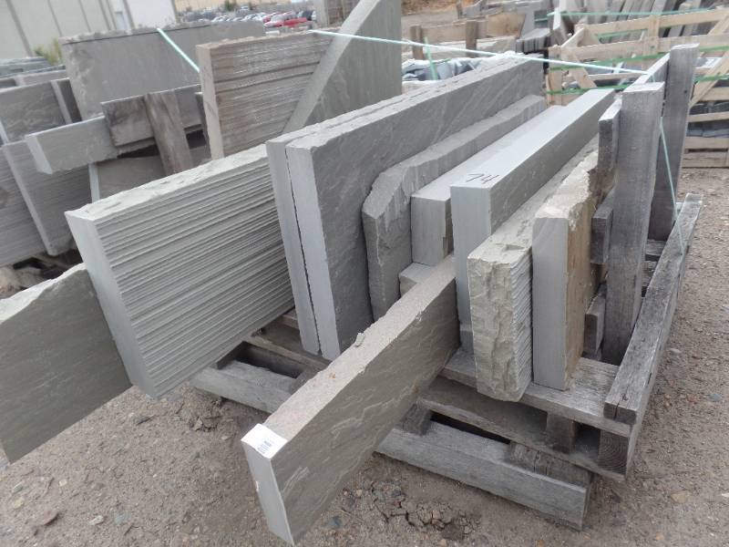 lot 74 image: Natural Cleft Sandstone Treads & Remnants
