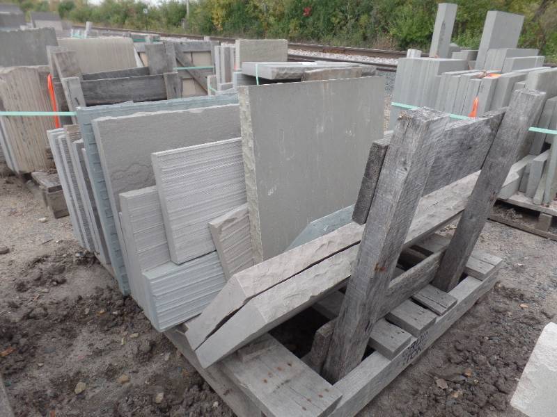 lot 83 image: Grey Sandstone Natural Cleft Treads
