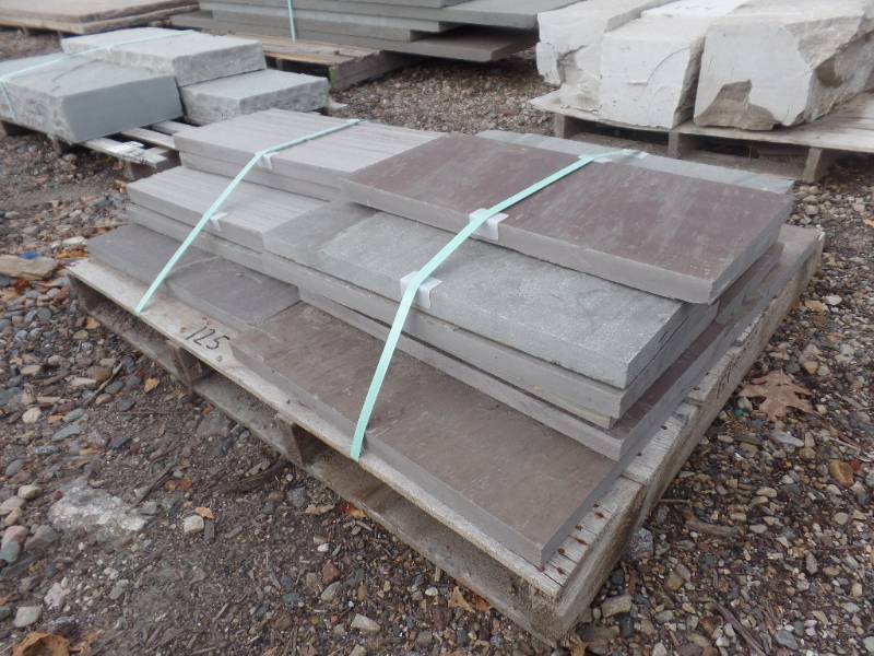 lot 125 image: Grey Natural Cleft Sandstone Assorted Pieces