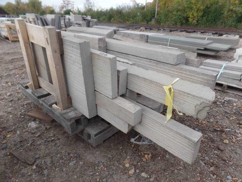 lot 126 image: Natural Cleft Sandstone 2 Assorted