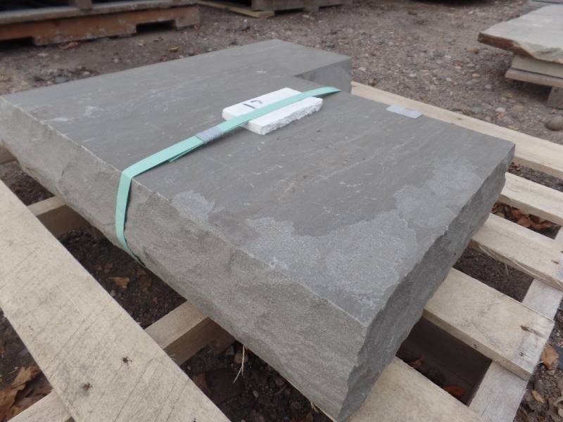 lot 134 image: Grey Sandstone Natural Cleft Corner Piece