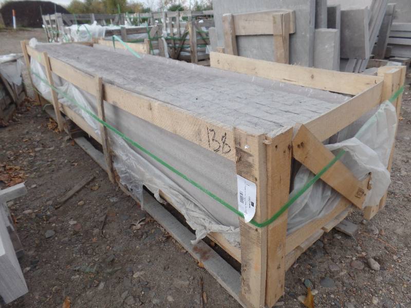 lot 138 image: Cocoa Sandstone 2 Treads