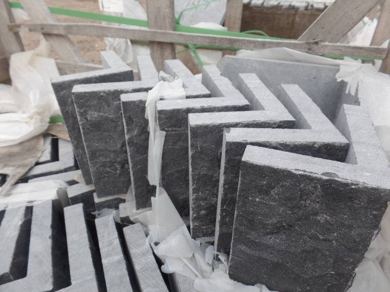 lot 148 image: Black Limestone Corners