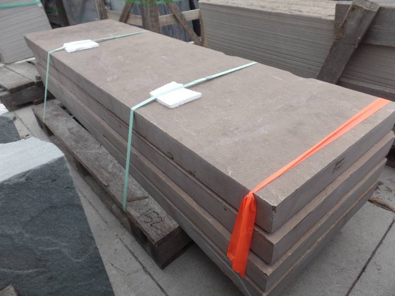 lot 152 image: Cocoa Sandstone 3 Treads