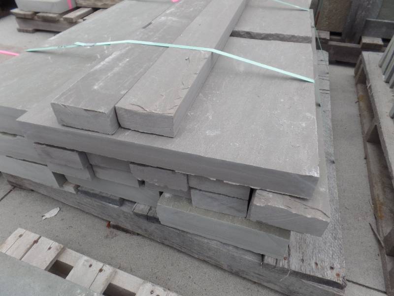 lot 154 image: Sandstone Natural Cleft Assorted Pieces