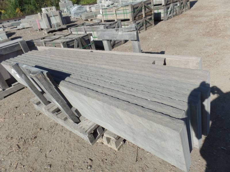 lot 175 image: Cocoa 2 Treads
