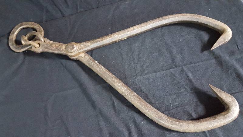 lot 4 image: Large Vintage IceLog Tongs