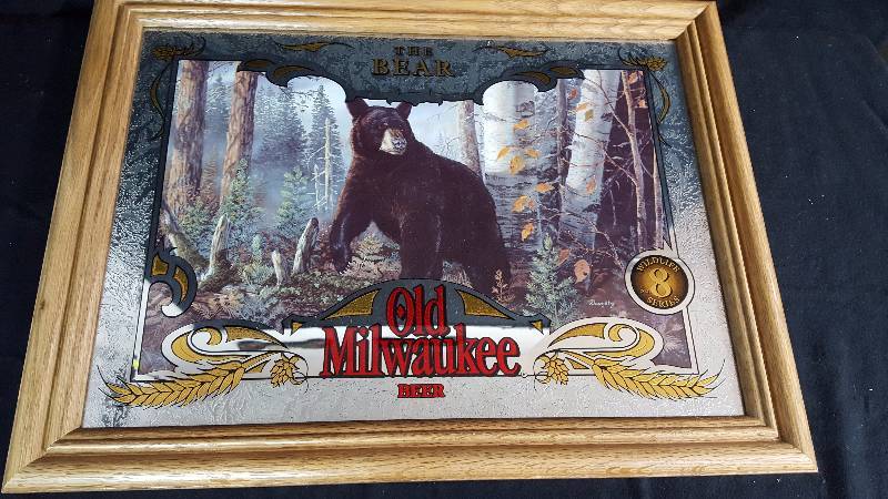 lot 34 image: Old Milwaukee Wildlife series Bar Mirror