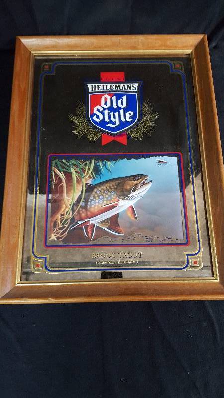 lot 42 image: Heilemans Old Style Beer Bar Mirror