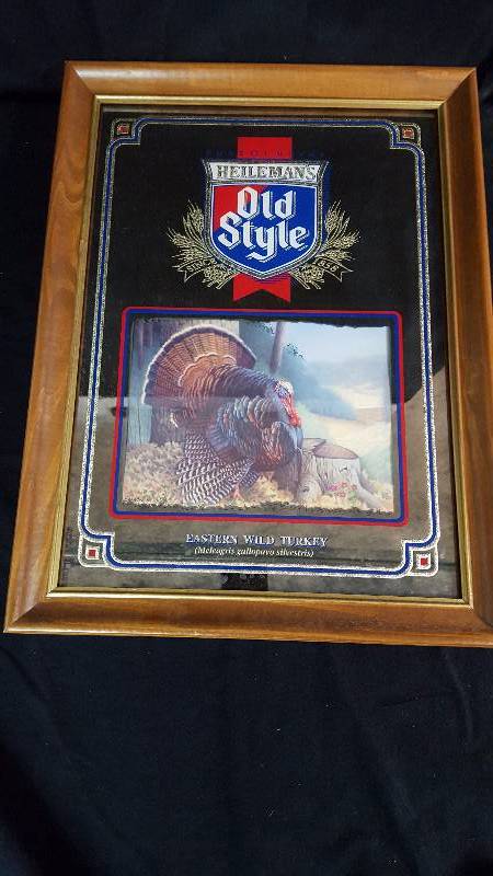 lot 43 image: Heilemans Old Style Beer Bar Mirror