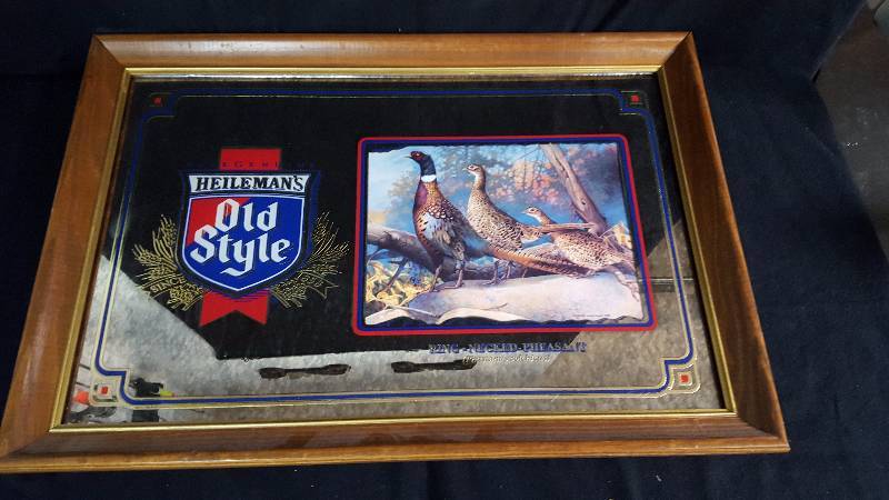 lot 44 image: Heilemans Old Style Beer Bar Mirror