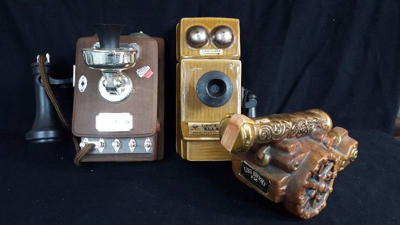 lot 70 image: Jim Beam & Ezra Brooks Whisky Decanter