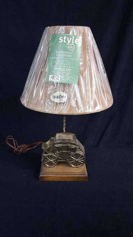 lot 95 image: Stage Coach TableDesk Light