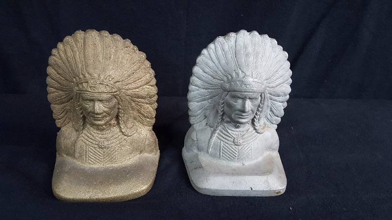 lot 100 image: Cast Indian Bookends