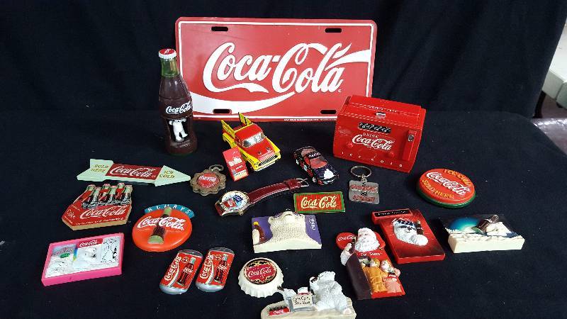 lot 121 image: Coca-Cola Collectibles