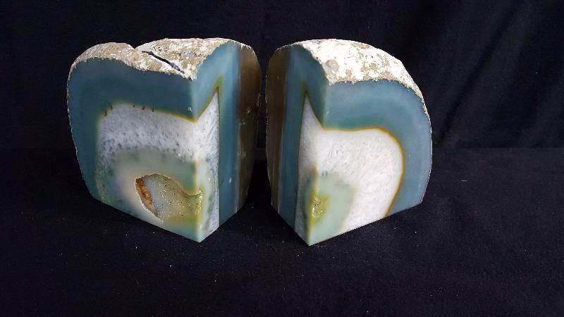 lot 125 image: Polished Agate Bookends