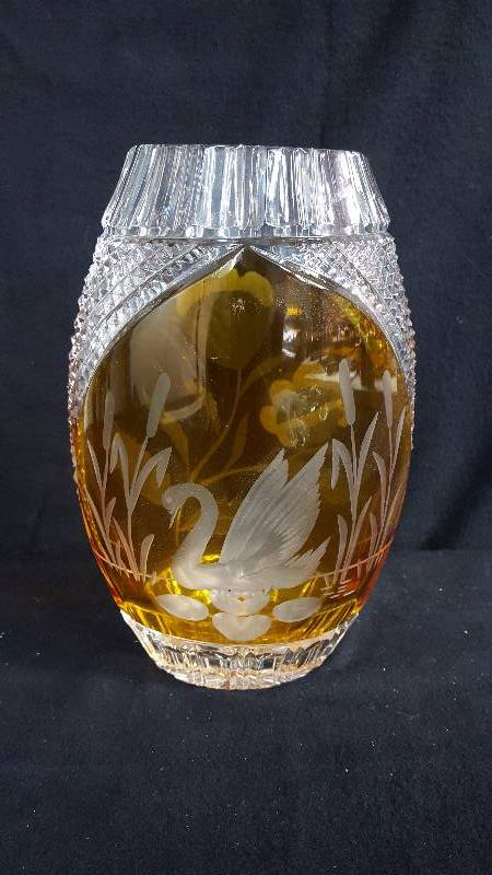 lot 126A image: Yellow Cut Crystal Vase