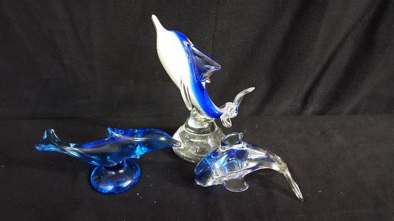 lot 158 image: Glass Dolphins