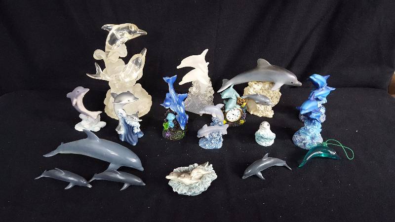 lot 165 image: Composite Dolphin Figures