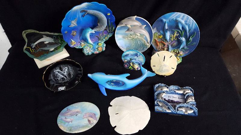 lot 166 image: Dolphin Picture Frames