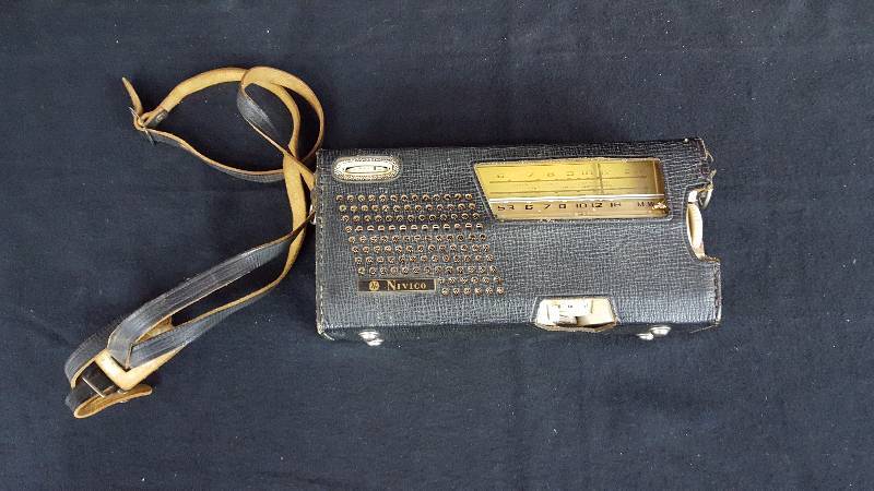 lot 173 image: JVC Nivico Transistor Radio