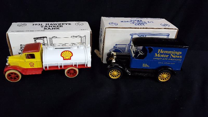 lot 185 image: Ertl Diecast Toy Truck Coin Banks