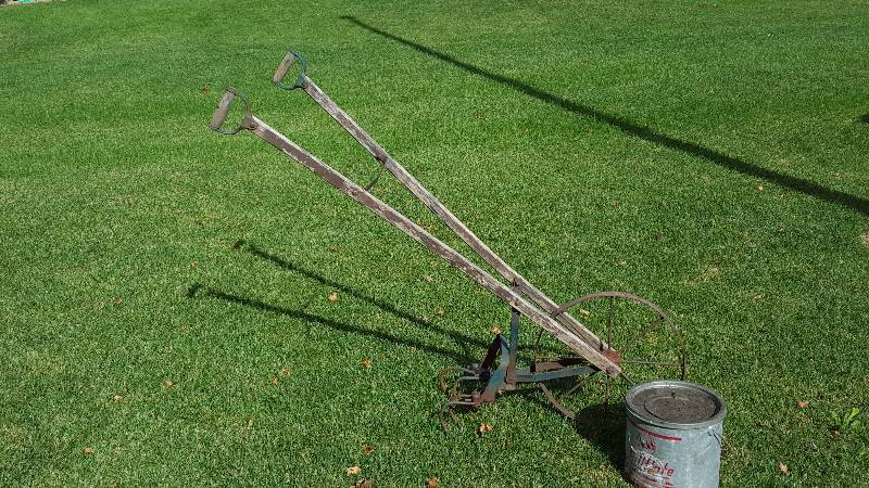 lot 212 image: Vintage Cultivator
