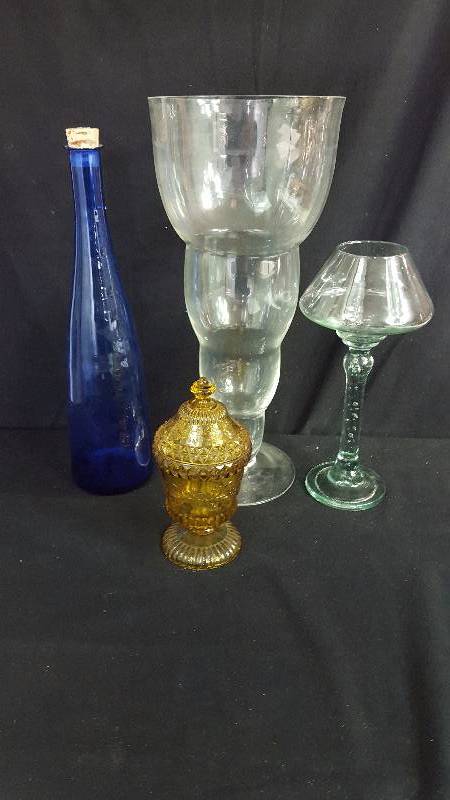 lot 216 image: Group of Glass Items