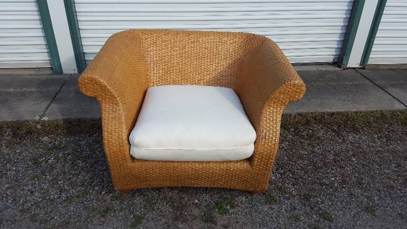 lot 219 image: Lane Venture Wicker Chair