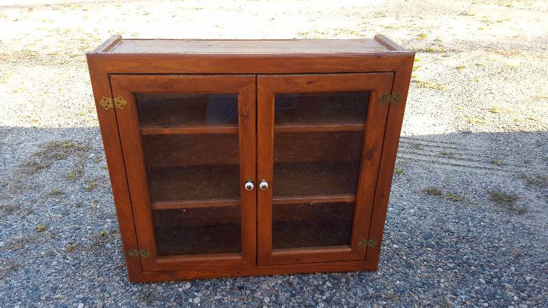 lot 220 image: Pine Wood Cabinet