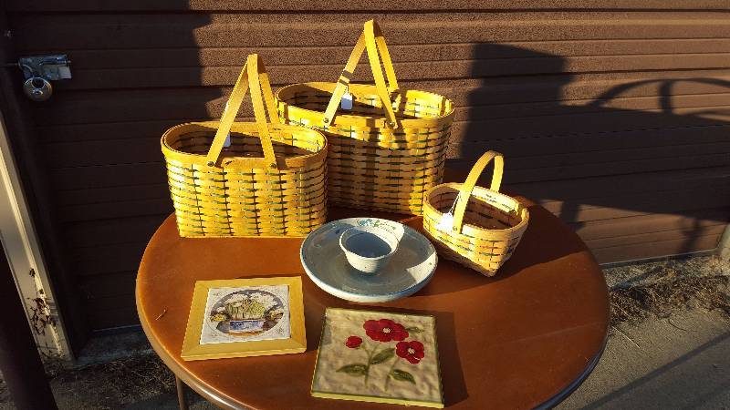 lot 225 image: Baskets and Tiles