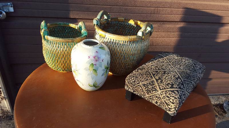 lot 226 image: Baskets & Dcor
