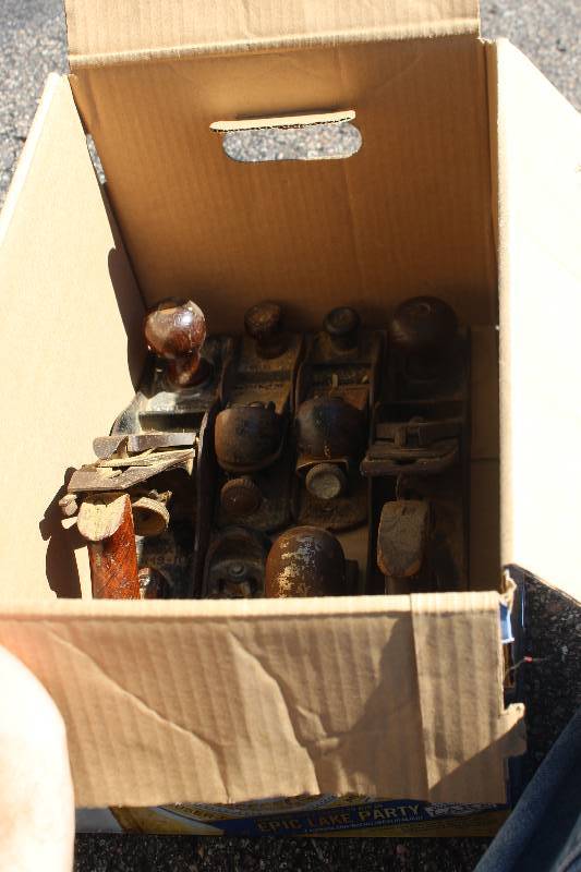 lot 62 image: Box Lot of Wood Hand Planers