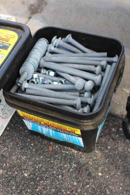 lot 135 image: Bin Lot of 6in. Carriage Bolts w Washers, Nuts