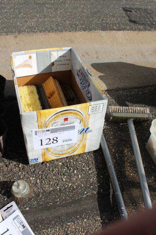 lot 128 image: Box Lot of Deck Scrubbers