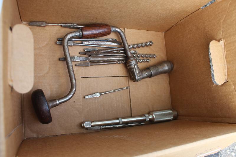 lot 124 image: Hand-Crank Wood Drill w Drill Bits