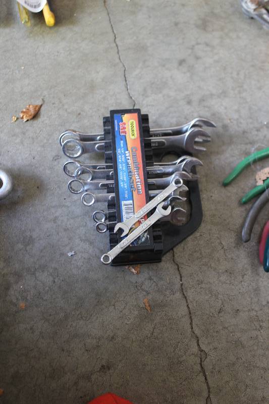 lot 183 image: Toolrich SAE Combination Wrench Set