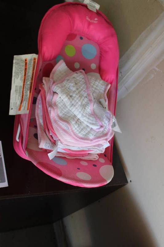lot 189 image: Baby Bath & Baby Bibs