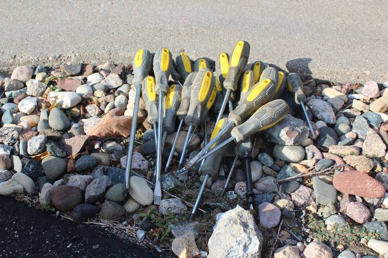 lot 222 image: Lot of (24) Workforce Screwdrivers