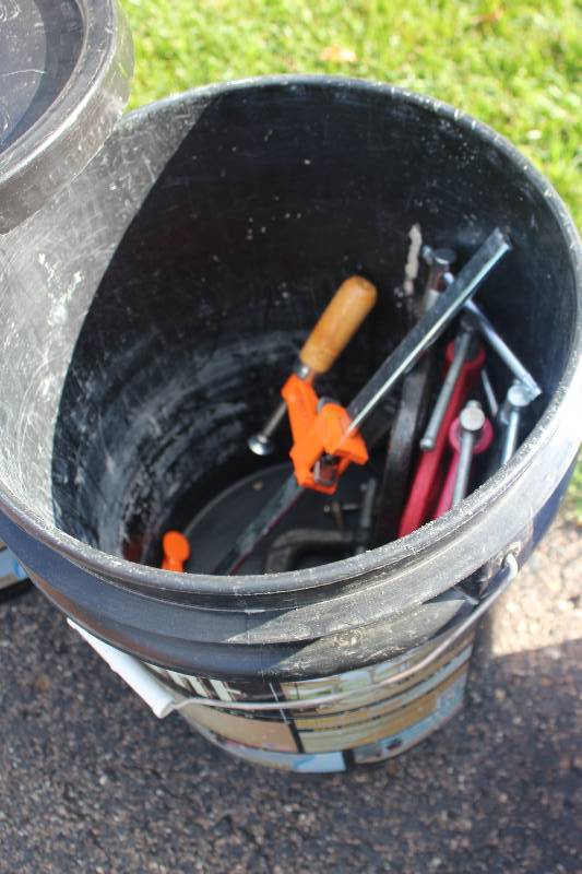 lot 209 image: Bucket Lot of C-Clamps, 4-6in. Bar Clamps