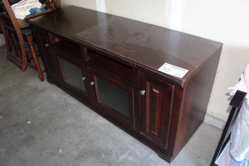 lot 52 image: 4-Door Wood TVEntertainment Cabinet