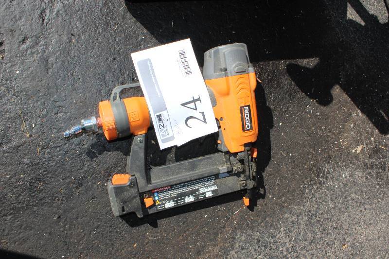 lot 24 image: Ridgid Pneumatic Brad Nailer