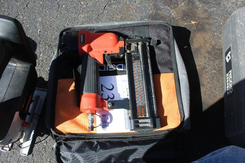 lot 23 image: Husky Pneumatic Brad Nailer w Case