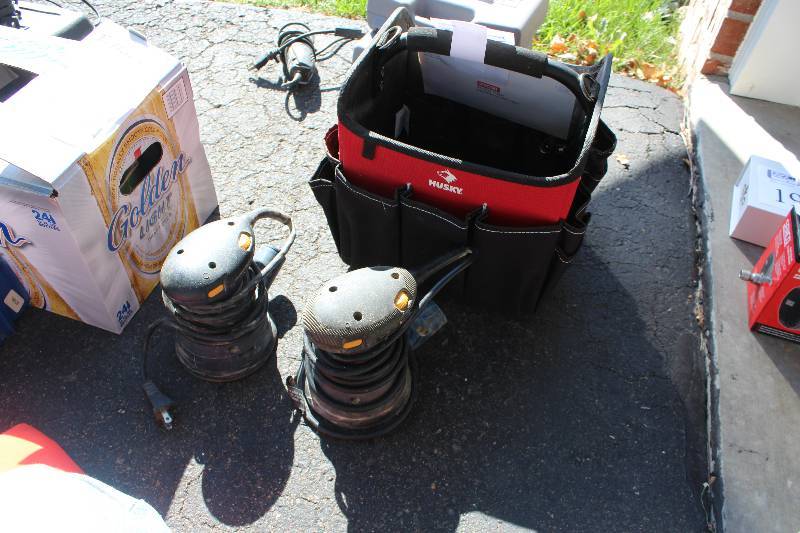 lot 17 image: Lot of (2) Ryobi Palm Sanders w Bag