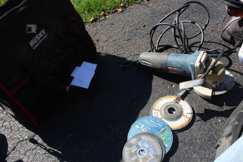 lot 31 image: Ryobi Rotary Sander w Various Disks, Case