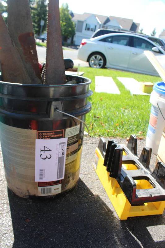 lot 43 image: Bucket Lot of Hand Saws
